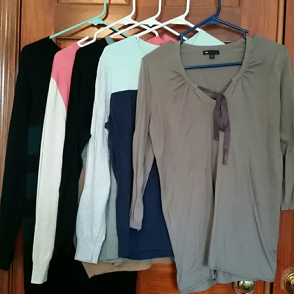 5 Large sweaters